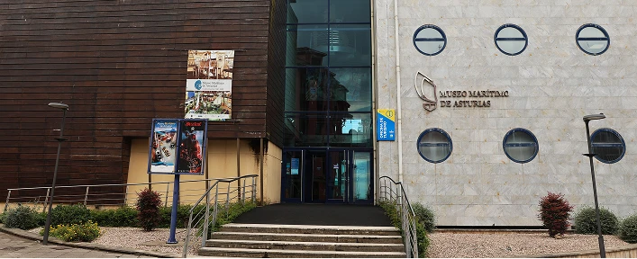 Museo-maritimo-de-asturias-escritorio