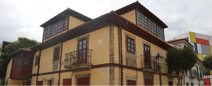 Portada Casa Alvaré