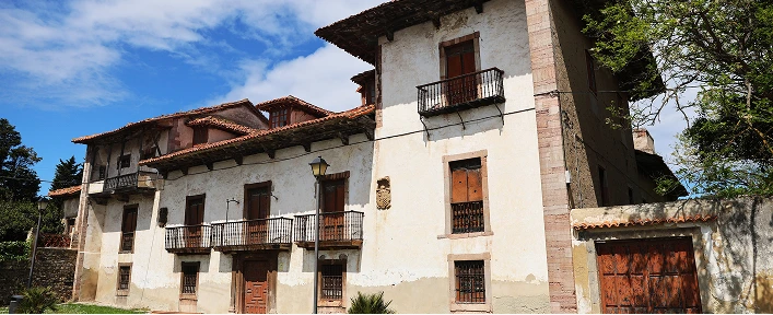 Portada Palacio de los Menéndez Pola